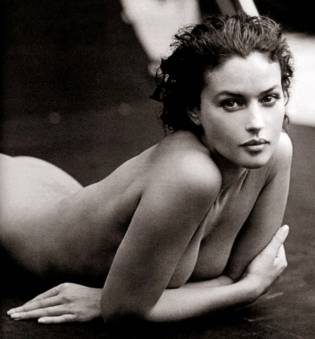 Моника Беллуччи молодая ню