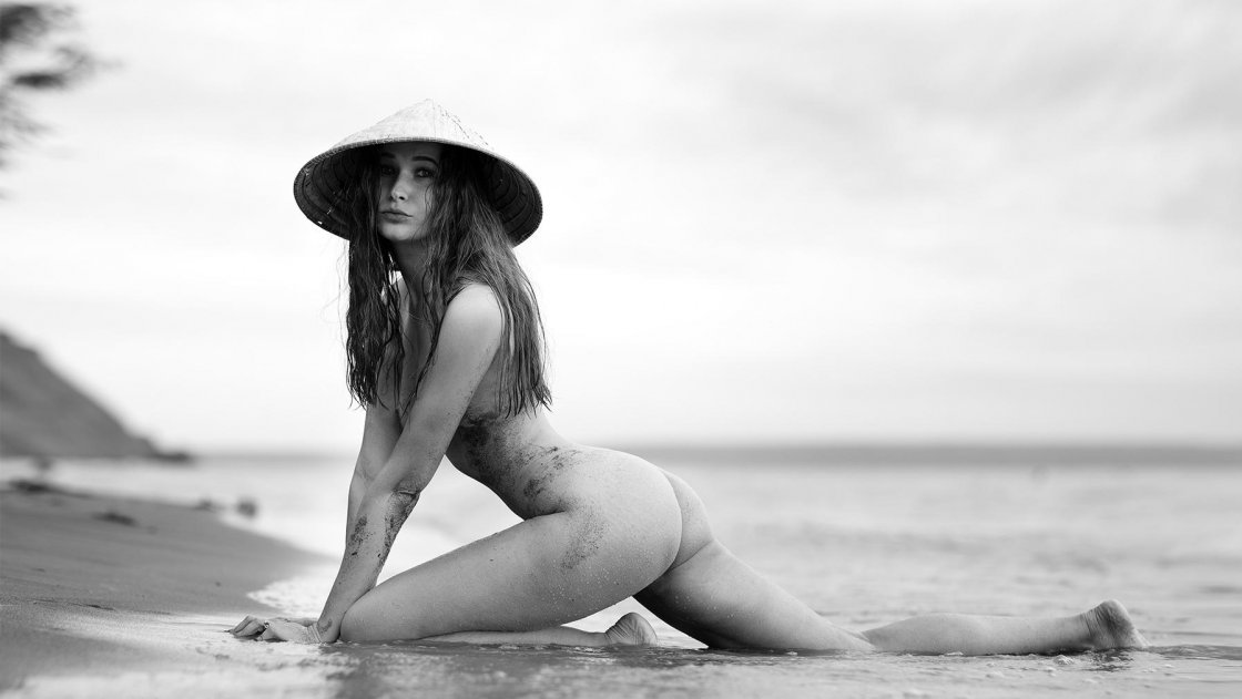 Голая Лена Иванова