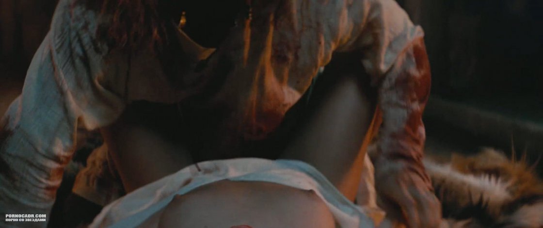 Бортич в эро сценах в фильме Викинг