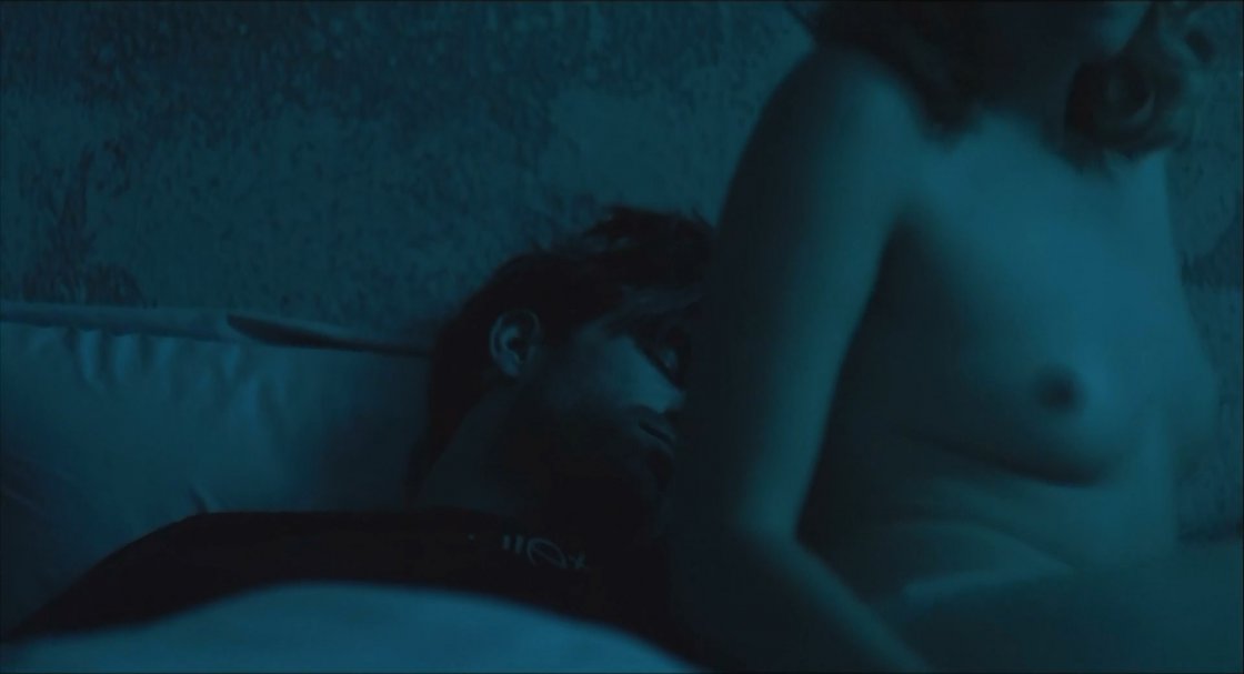 Голая Даша из фильма Еленон