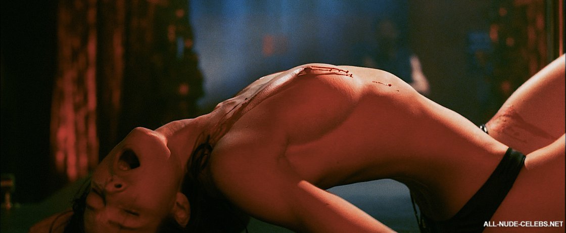 Джессика бил 18