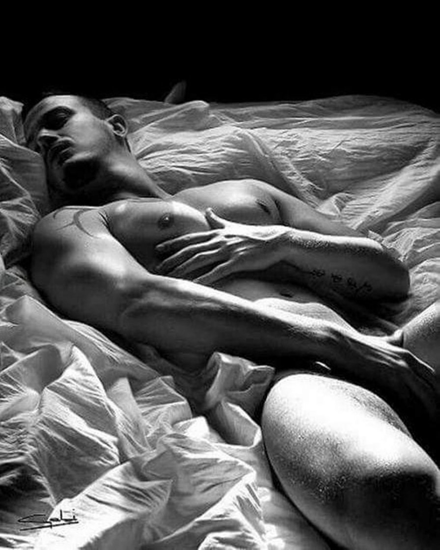 Красивые мужчины в стиле ню