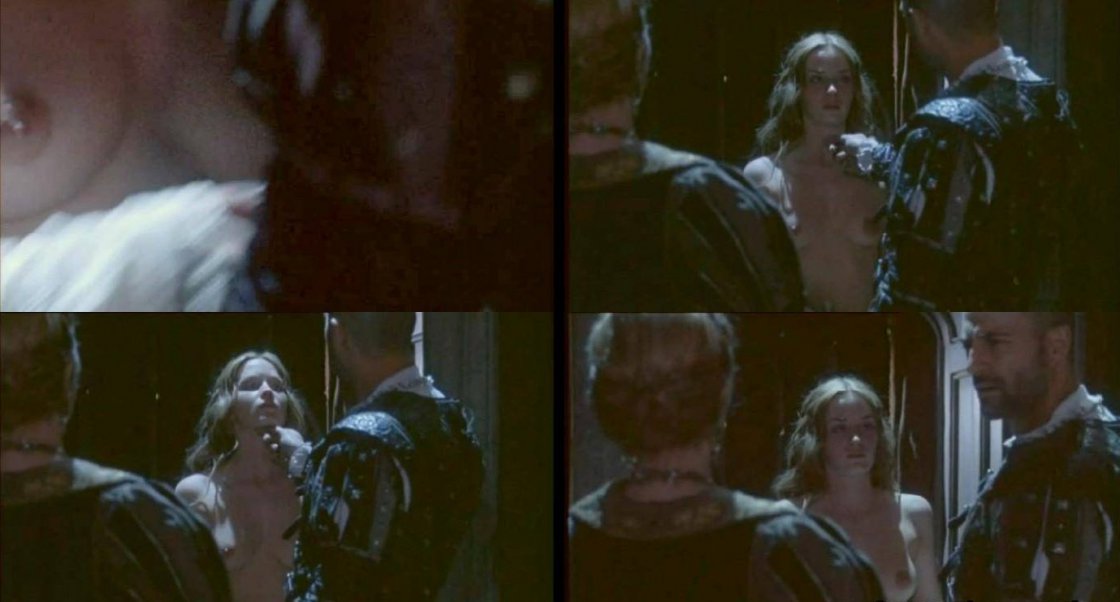 Эмили Блант голые сцены