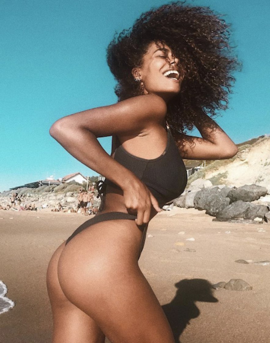 Тина Кунаки hot