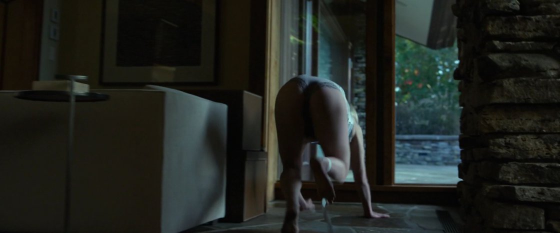 Розамунд Мэри Эллен Пайк голая в фильме