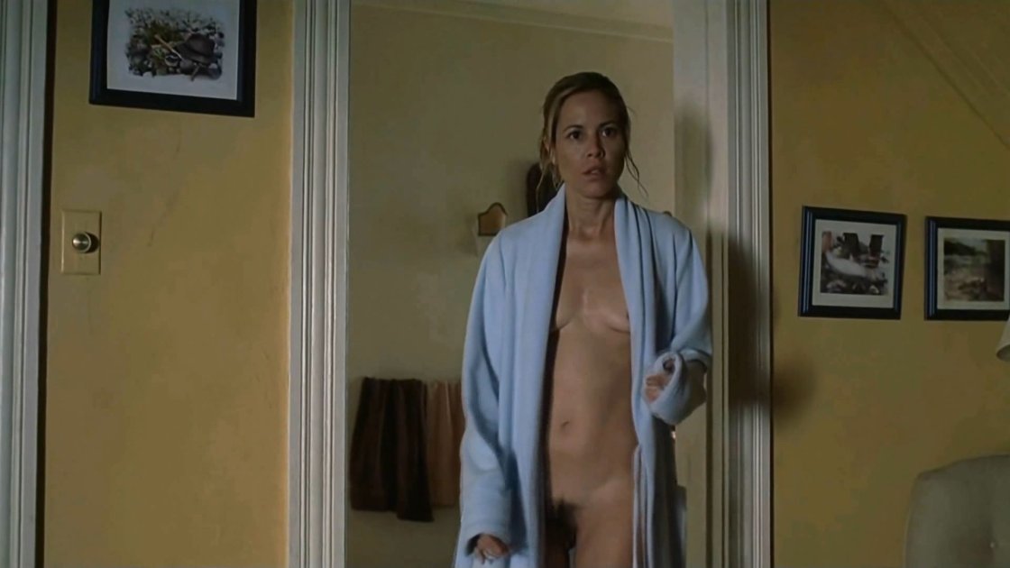 Мария Белло в фильме "оправданная жестокость