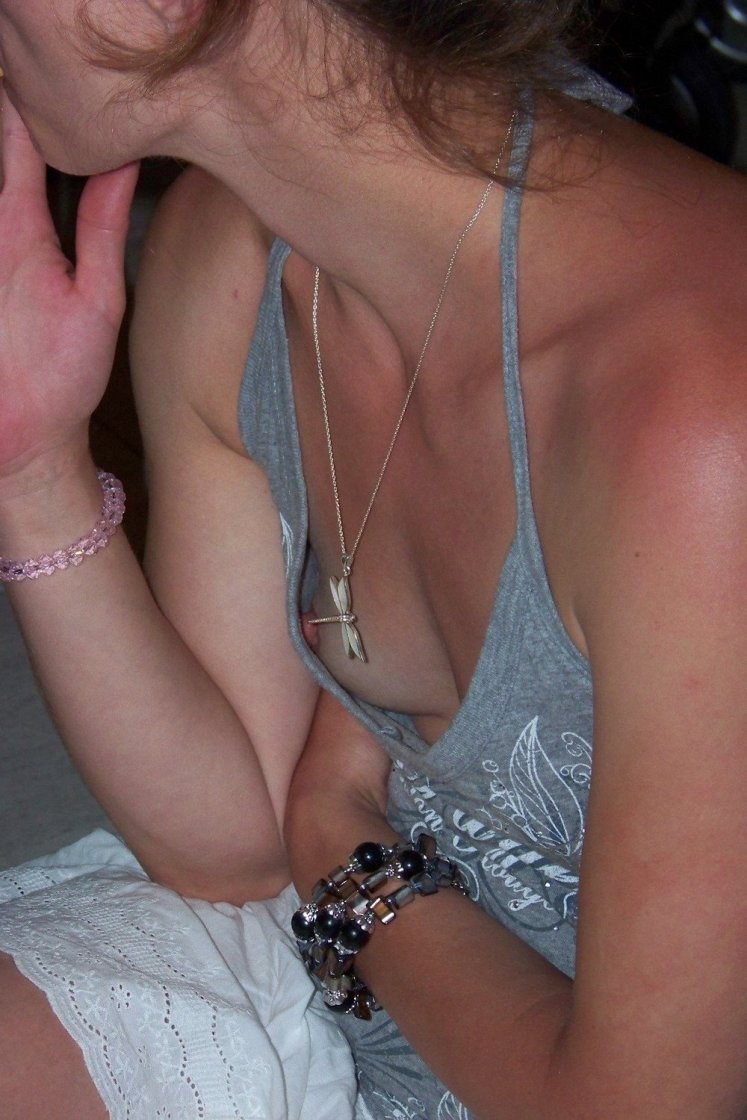 Подглядывание под блузку