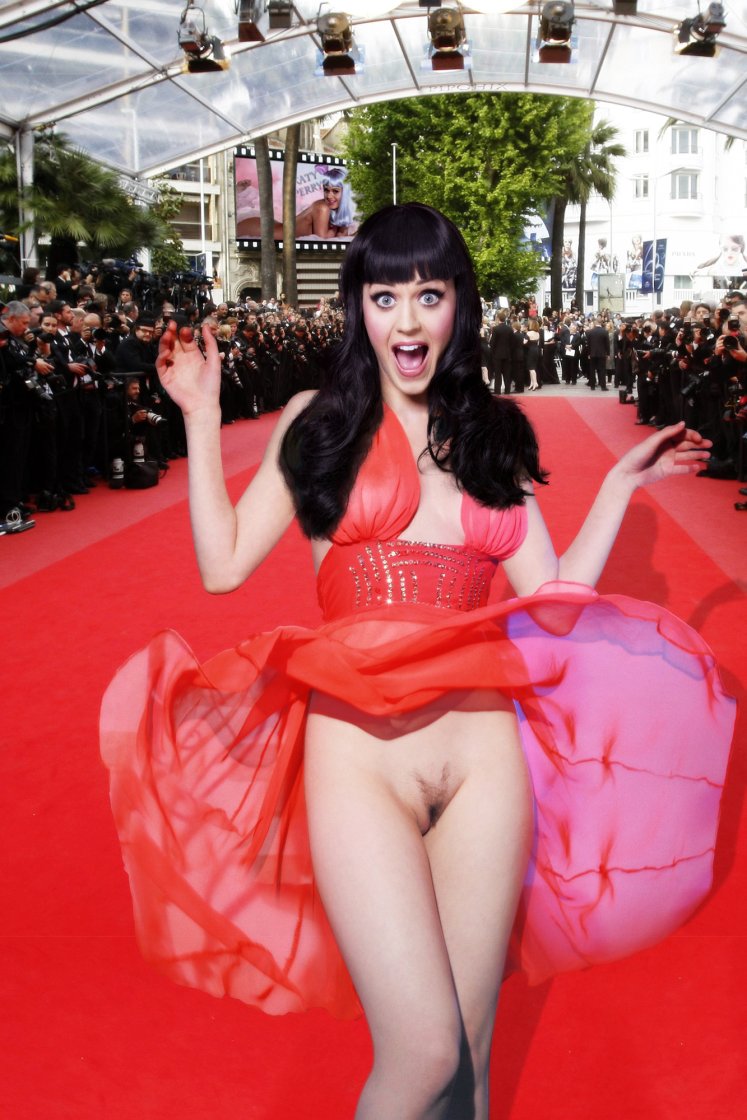 Промежность Кэти Перри