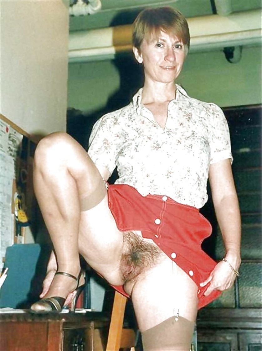 Ретро дамы без трусиков